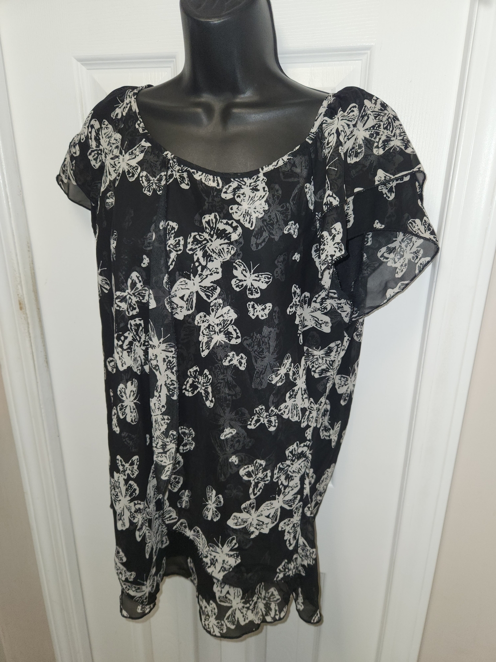 🍉Black Butterfly Print Blouse